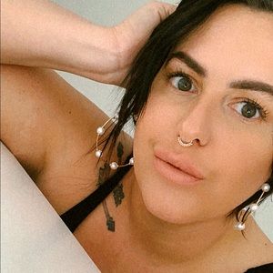 Meet your Posher, Desiree